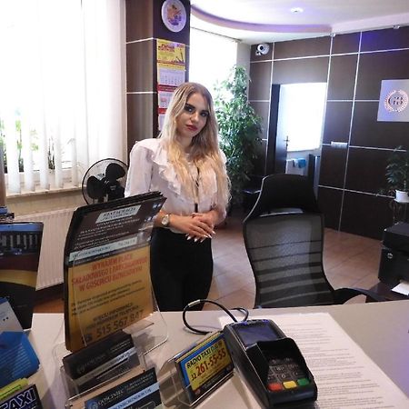 Gosciniec Biznesowy Hostel Dąbrowa Górnicza Екстериор снимка
