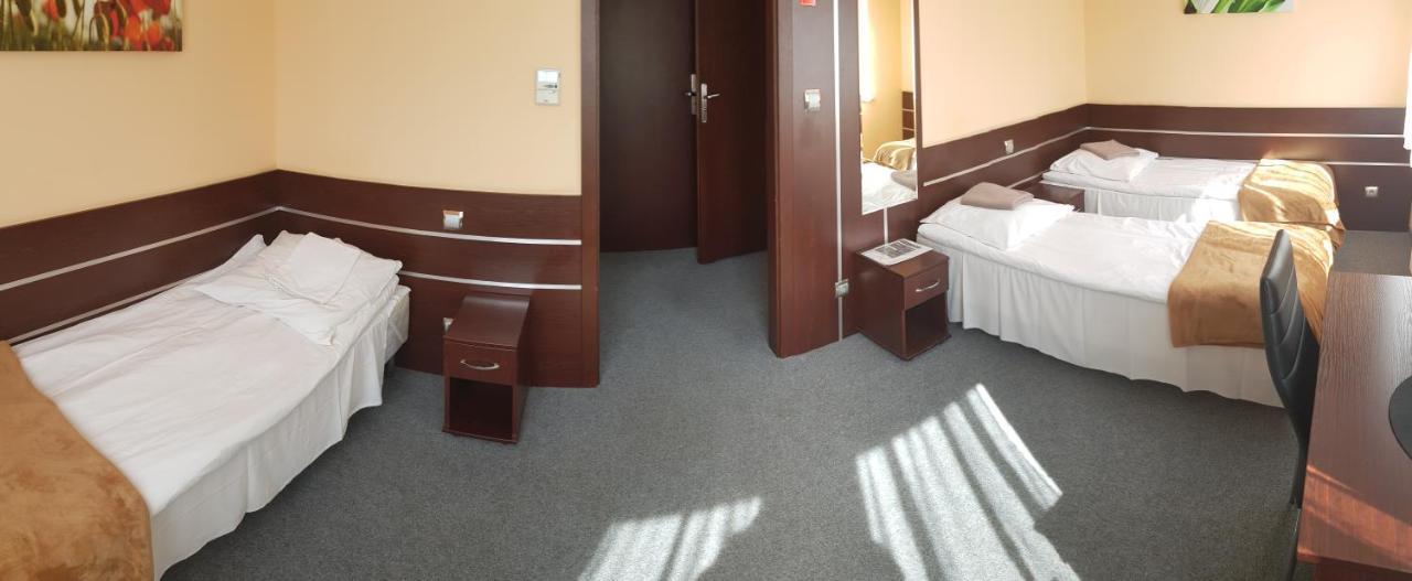 Gosciniec Biznesowy Hostel Dąbrowa Górnicza Екстериор снимка
