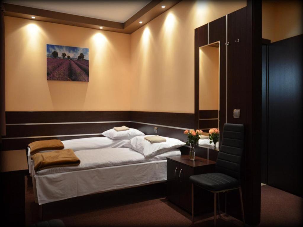 Gosciniec Biznesowy Hostel Dąbrowa Górnicza Екстериор снимка