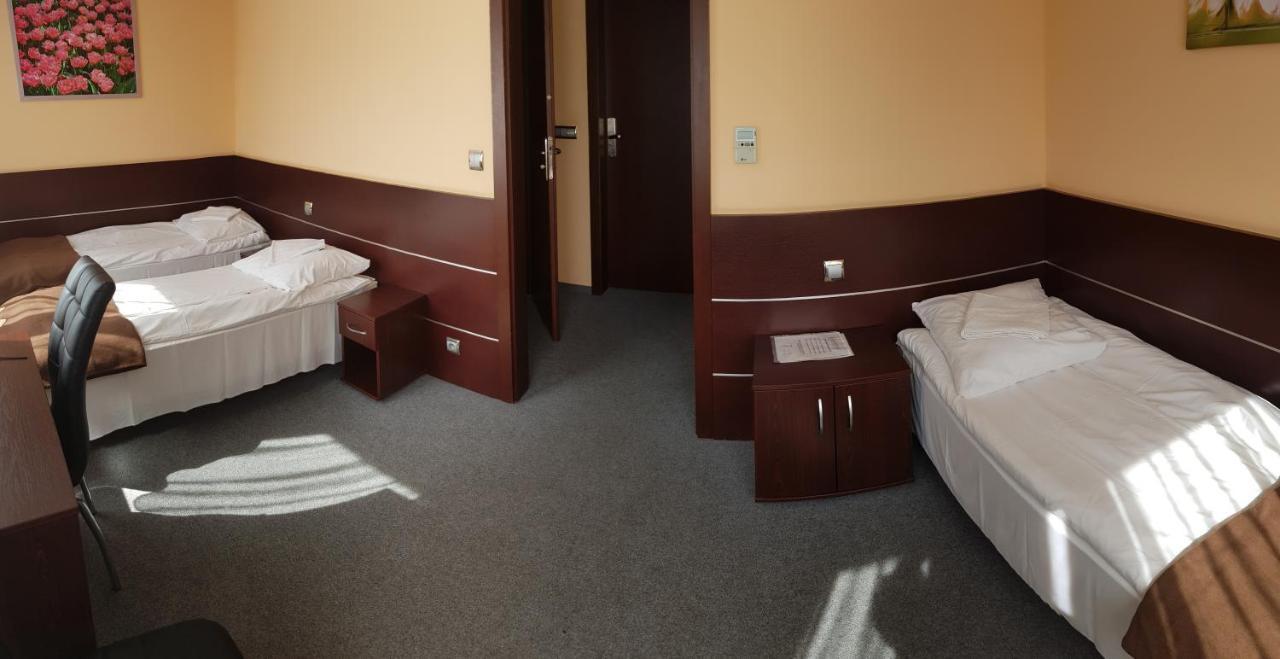 Gosciniec Biznesowy Hostel Dąbrowa Górnicza Екстериор снимка