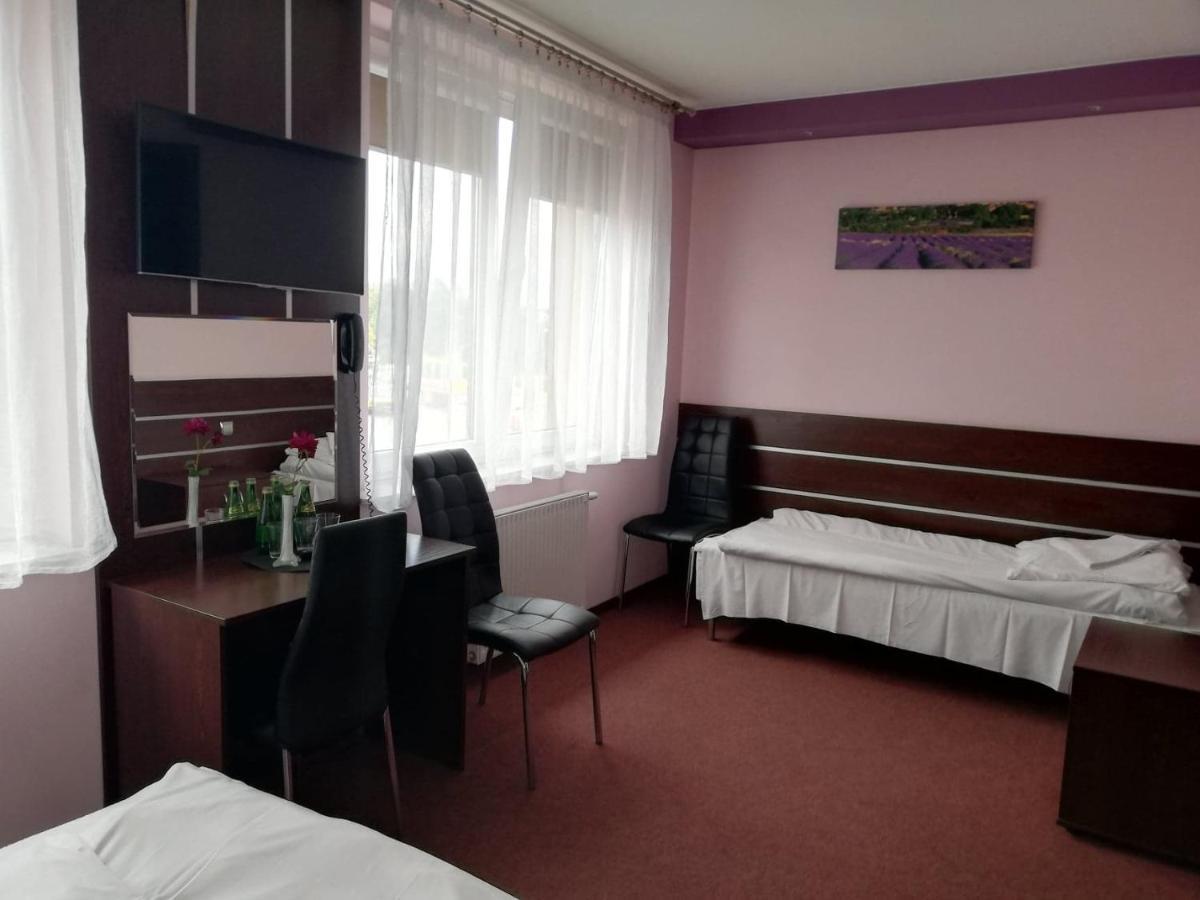 Gosciniec Biznesowy Hostel Dąbrowa Górnicza Екстериор снимка