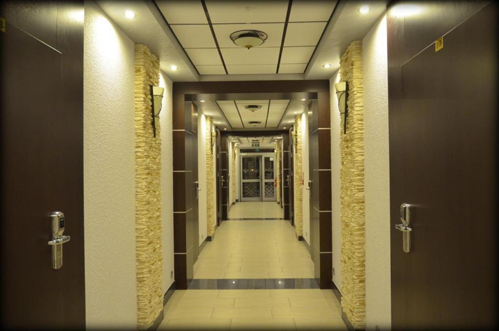 Gosciniec Biznesowy Hostel Dąbrowa Górnicza Стая снимка